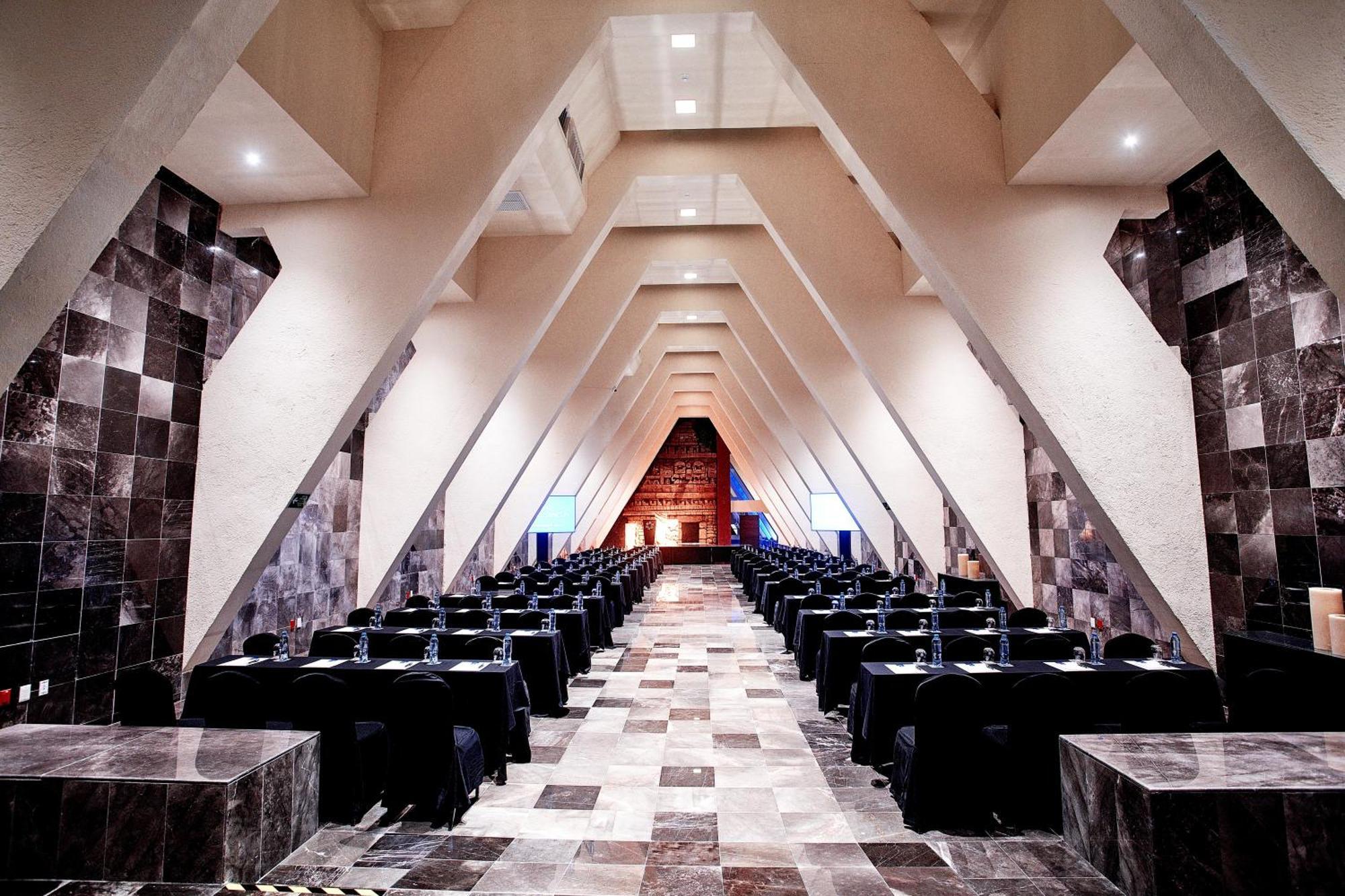 The Pyramid Cancun By Oasis Eksteriør billede The Chamber of the National Assembly
