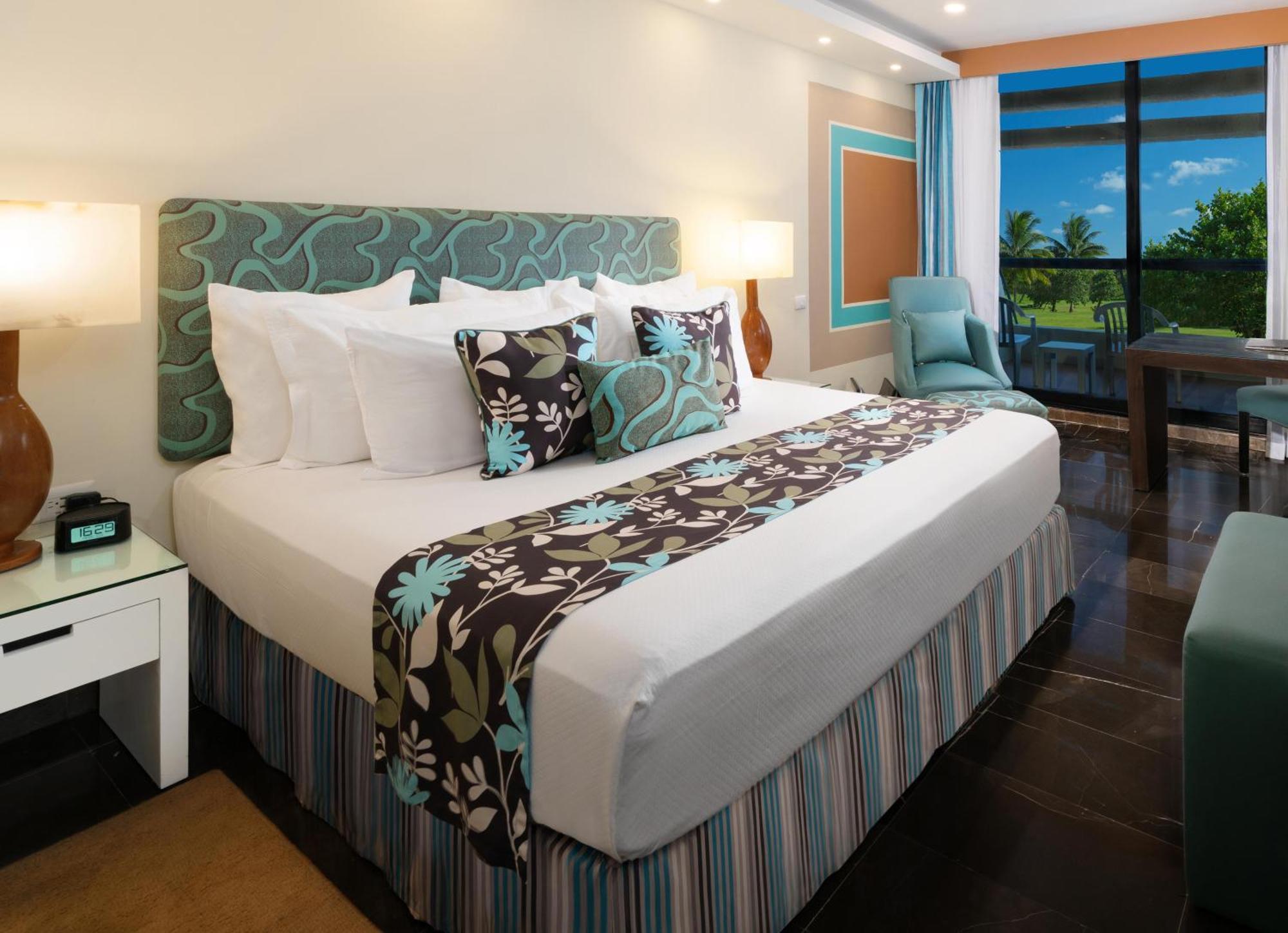 The Pyramid Cancun By Oasis Eksteriør billede A room at the Hilton La Romana