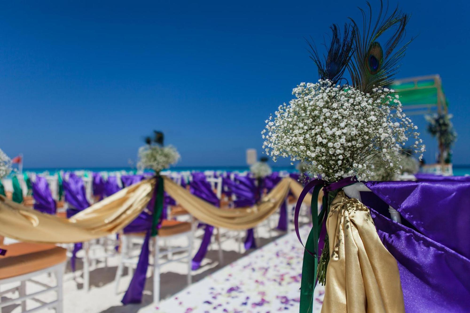 The Pyramid Cancun By Oasis Eksteriør billede A beach wedding