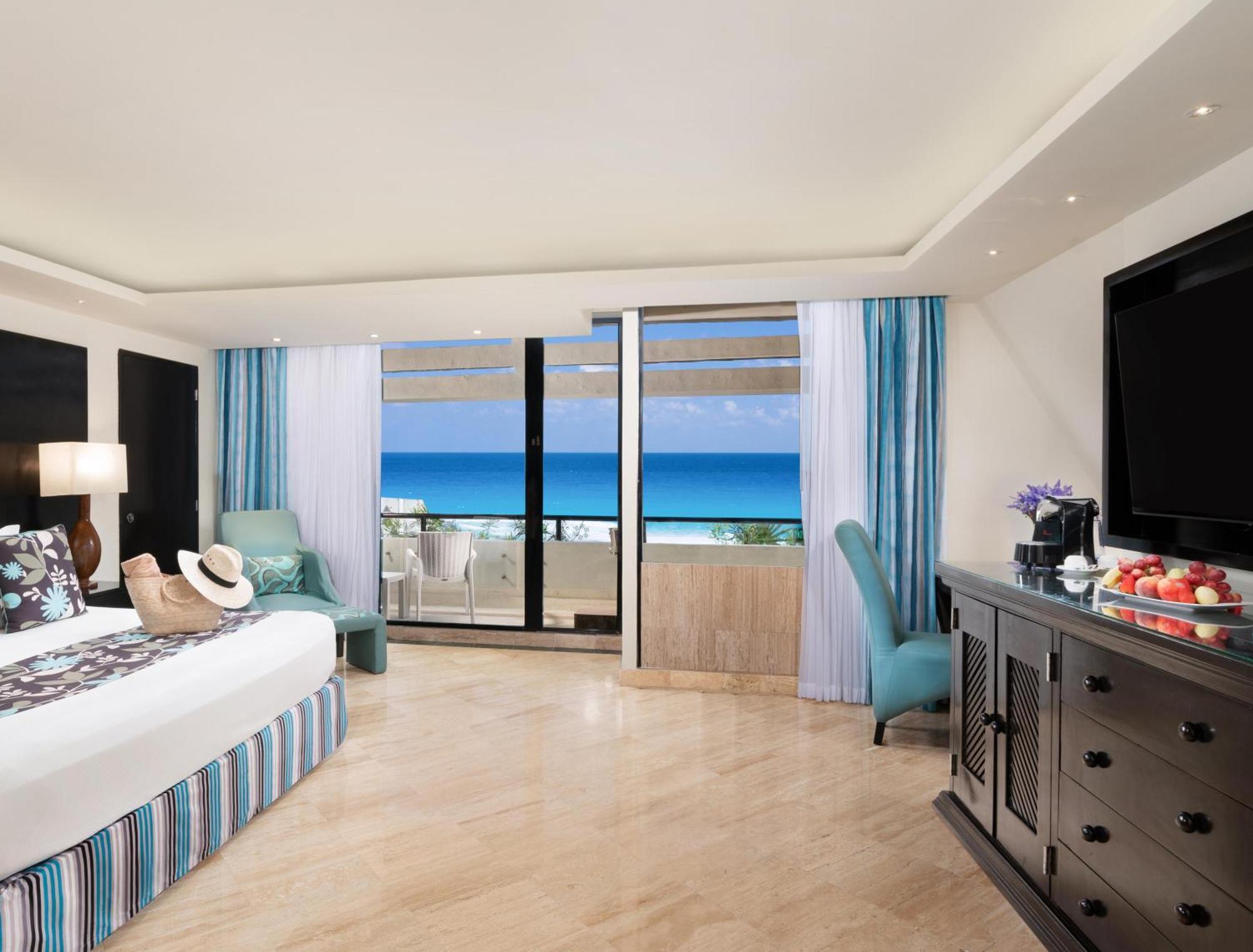 The Pyramid Cancun By Oasis Eksteriør billede Oceanfront Junior Suite