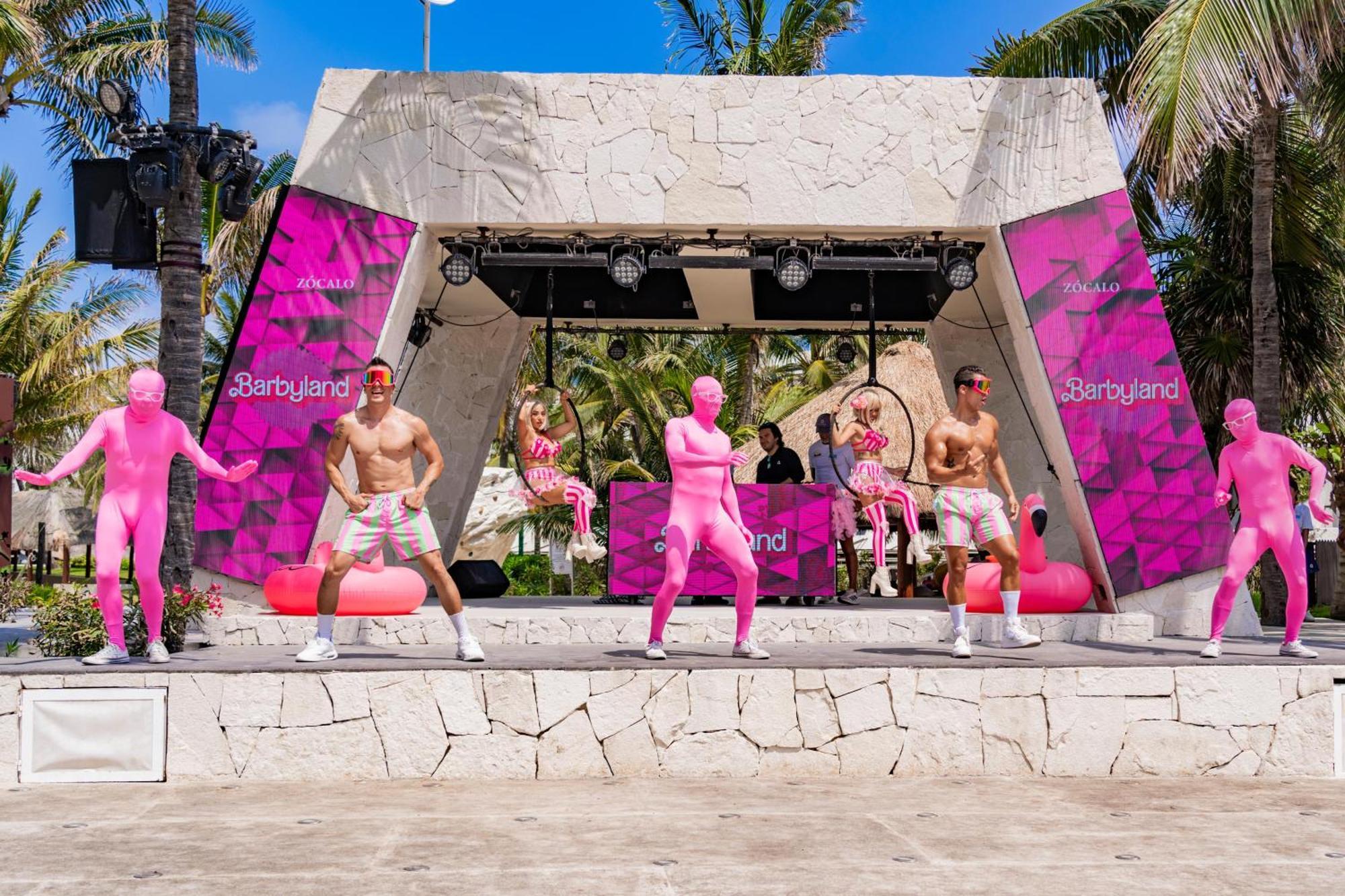 The Pyramid Cancun By Oasis Eksteriør billede The stage at the Grand Opening of Bodyland