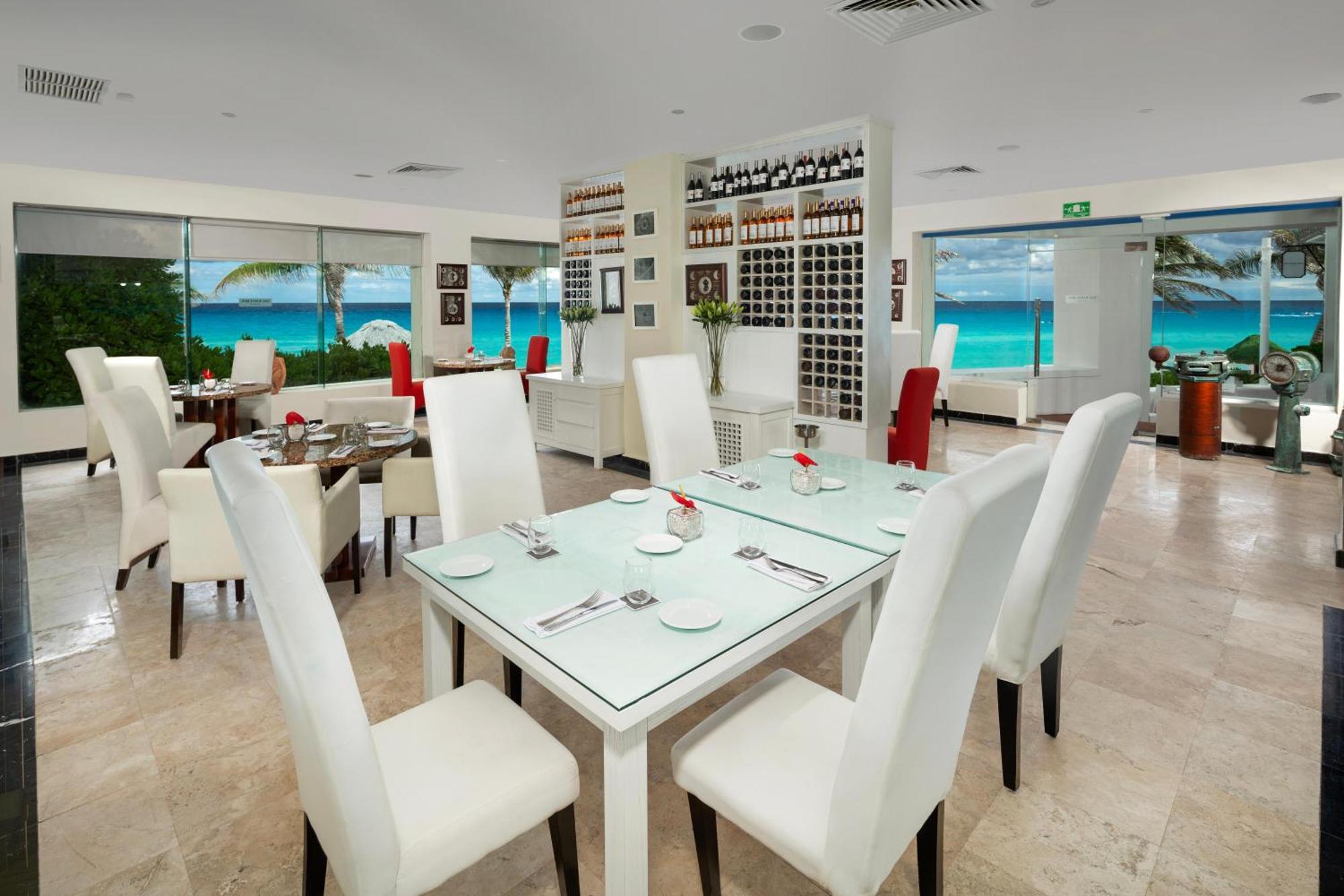 The Pyramid Cancun By Oasis Eksteriør billede Restaurant