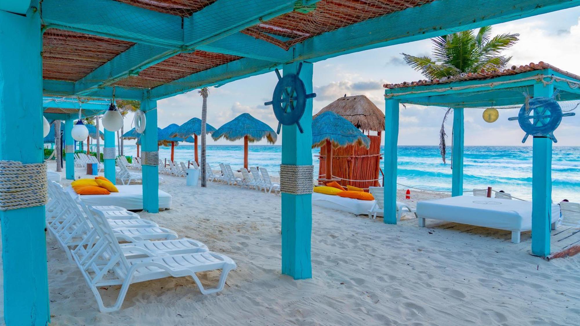 The Pyramid Cancun By Oasis Eksteriør billede Beach in Tulum